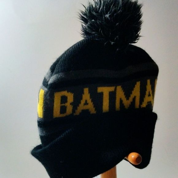 DC Comics Batman‎ Bat Symbol Logo Black Yellow Beanie Hat - Picture 5 of 8